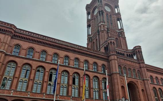 Berlin: Selbstgeführte Schnitzeljagd im Stadtzentrum und Stadtrundfahrt