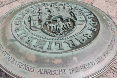 Berlín: búsqueda del tesoro autoguiada por el centro de la ciudad y recorrido por la ciudad