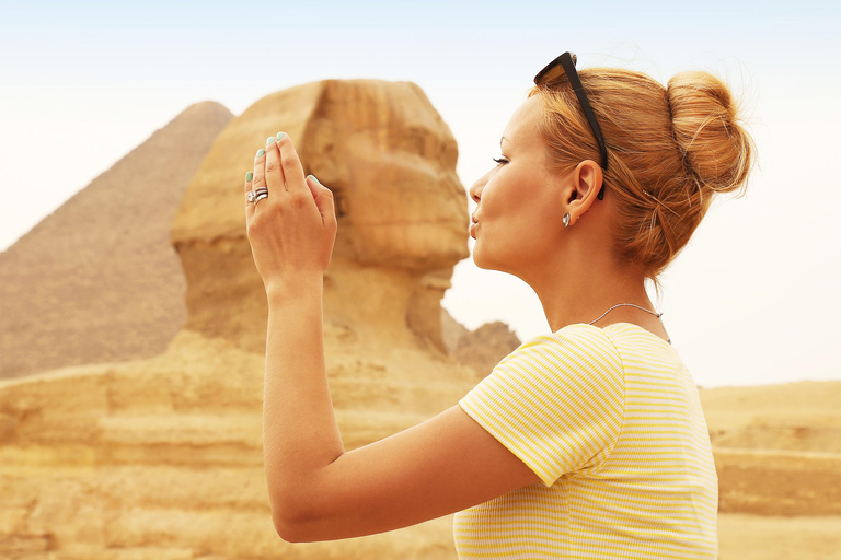 Hurghada: Giza Pyramids, Sphinx, Museum & Old Souq Day Trip Shared Tour with Lunch & Entrance Tickets