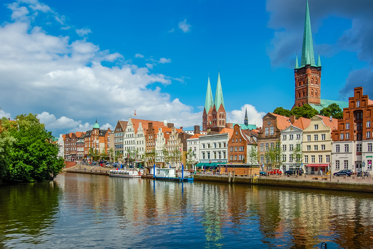 Depuis le port de Kiel : visite guidée privée de Lübeck