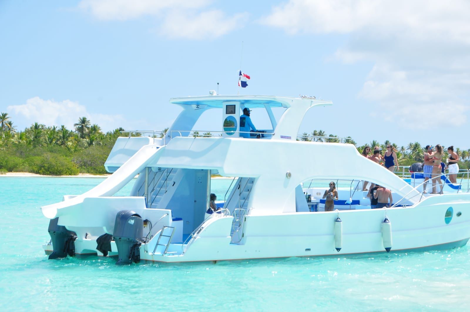 Samaná: Bootsfahrt zur Insel Cayo Levantado mit Mittagsbuffet