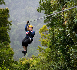 Tirolesa en Monteverde (Costa Rica)