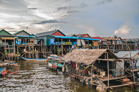 Siem Reap: Floating Village Sunset Boat Guided Vespa Tour