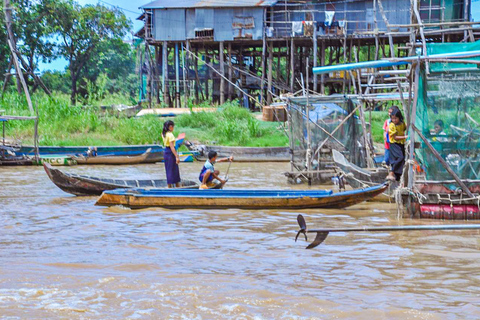 Siem Reap: Floating Village Sunset Boat Guided Vespa Tour