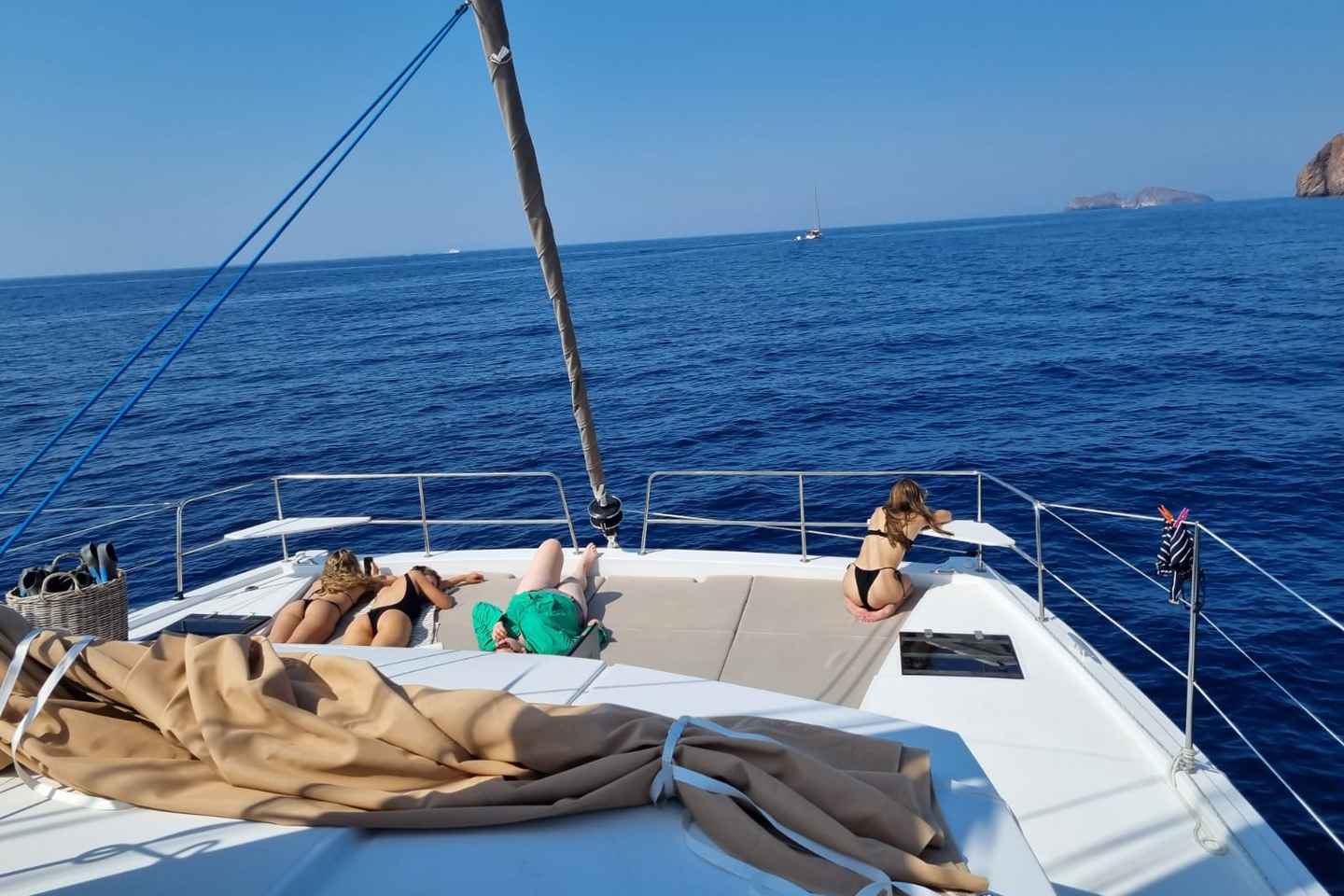 米洛斯:克莱夫提科&波利耶戈斯双体船美食之旅