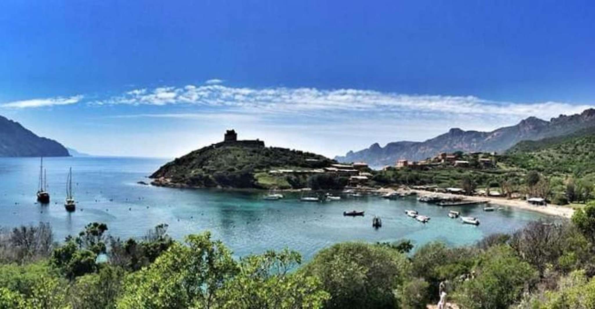 Voyage d'une journée à Ajaccio/Porticcio, Scandola et Calanches de Piana - Hizvo
