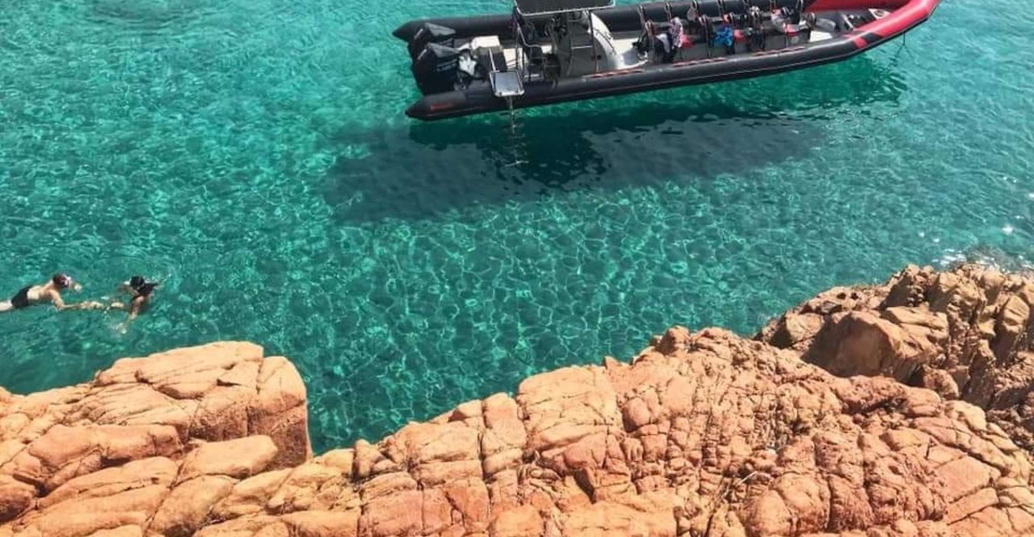 Voyage d'une journée à Ajaccio/Porticcio, Scandola et Calanches de Piana - Hizvo