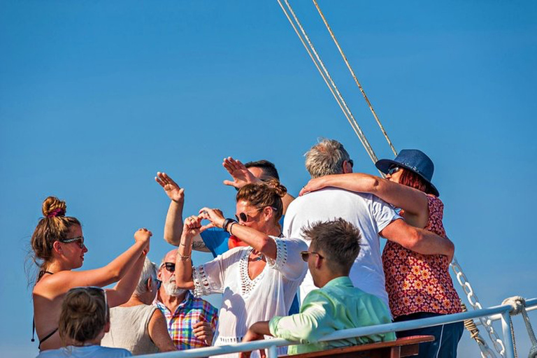 Dubrovnik : croisière dans les îles Élaphites avec déjeuner et boissonsDubrovnik : croisière d'une journée aux îles Élaphites avec déjeuner