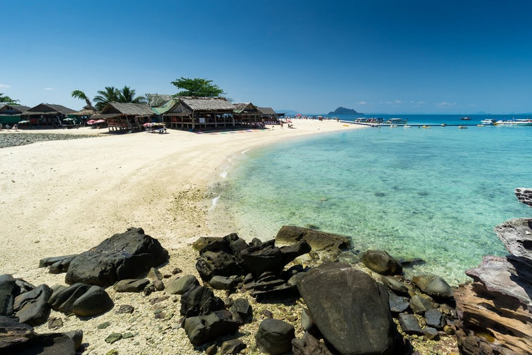 Phuket : excursion d'une journée sur l'île James Bond en hors-bord avec déjeuner