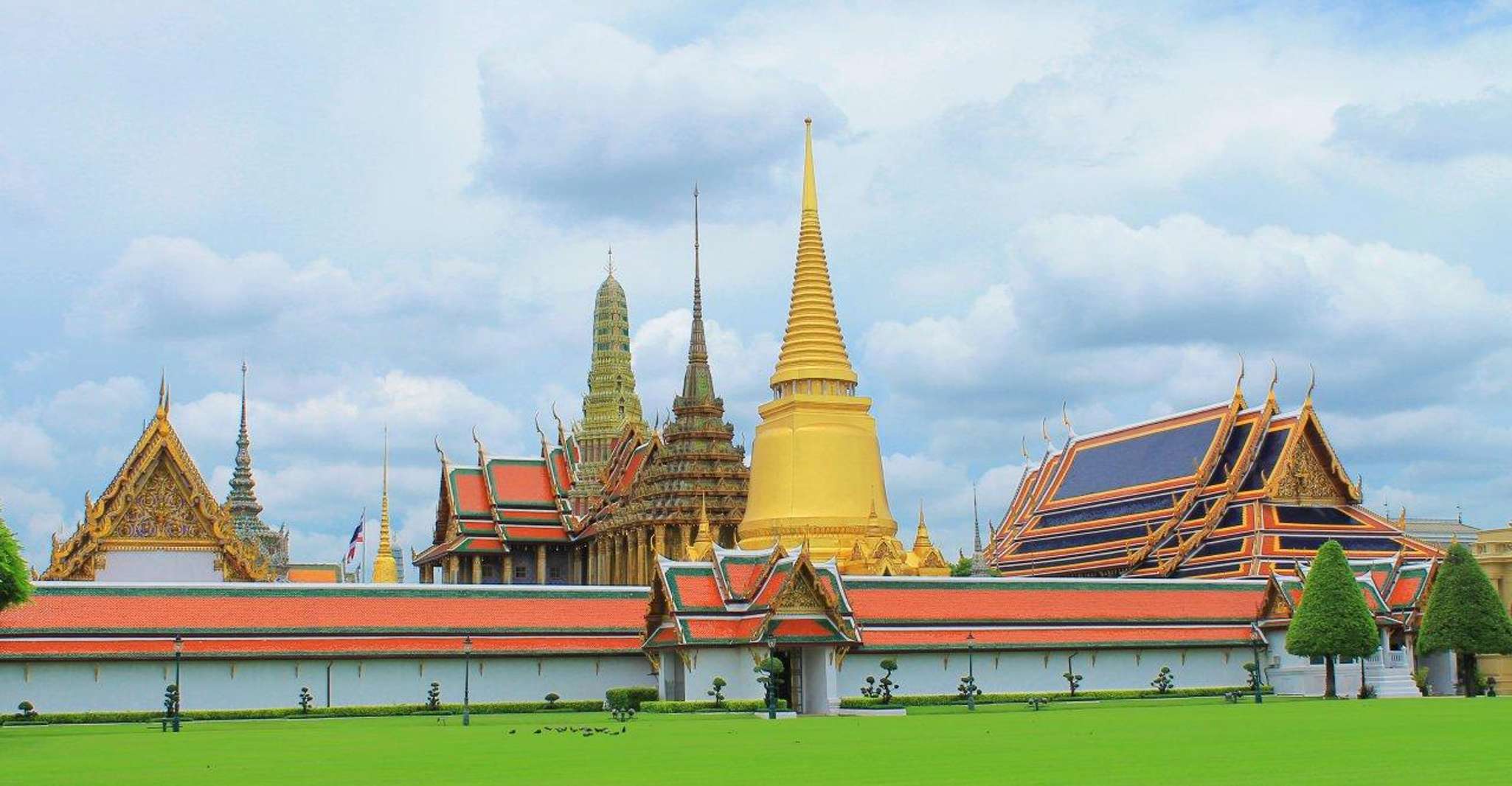 Bangkok: Grand Palace & Wat Pho Half-Day Private Tour