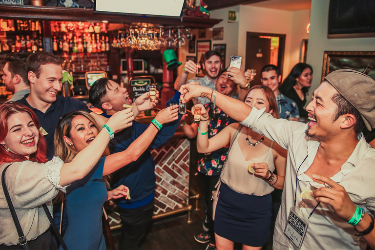 Seúl: Pub Crawl con acceso sin colas a clubes y chupitosSeoul Pub Crawl Oficial