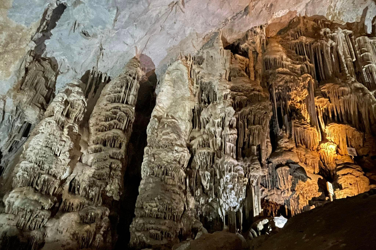 Combo : Cascades et Groutes avec transferts et billetsMonterrey : Cola de Caballo et Grutas de Garcia Combo