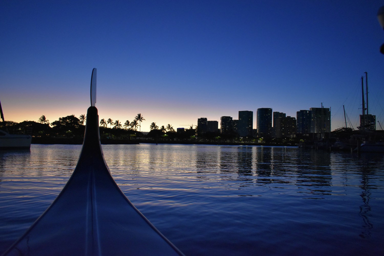 Oahu: Fireworks Cruise - Ultimate Luxury Gondola with Drinks Private Fireworks Gondola cruise (non-shared)