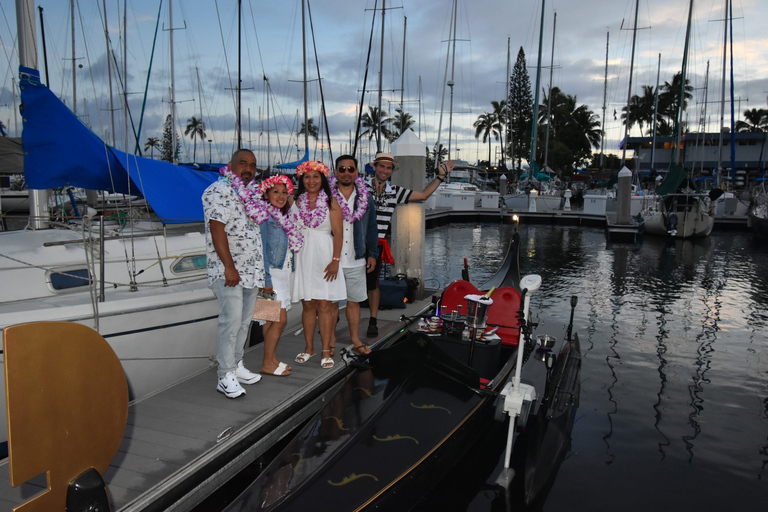 Oahu: Fireworks Cruise - Ultimate Luxury Gondola with Drinks Private Fireworks Gondola cruise (non-shared)