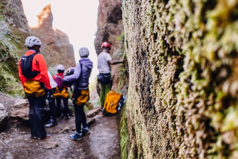 Tenerife: begeleide canyoning-ervaring in Los ArcosGedeelde rondleiding