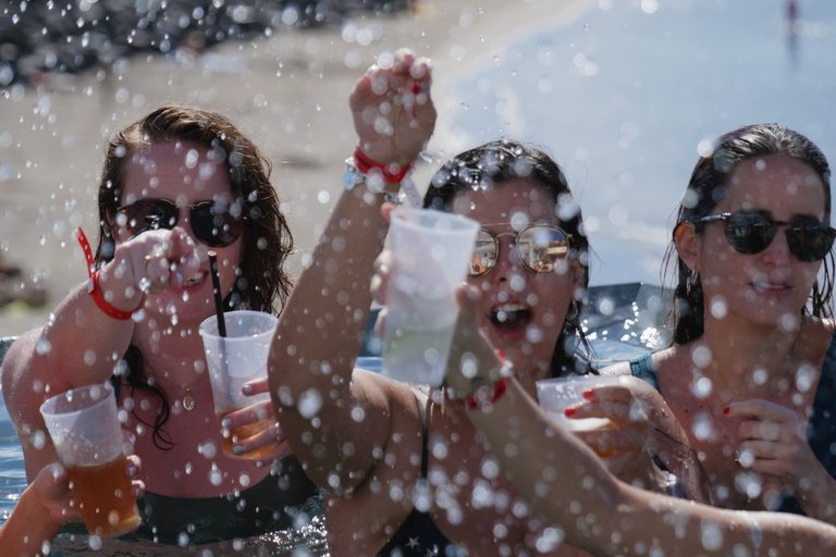 Costa Adeje: festa in piscina Utopia del Monkey Beach Club di Tenerife