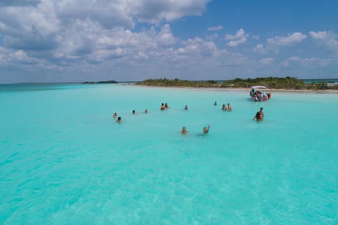 From Playa del Carmen: Bacalar and Lake Tour with Lunch