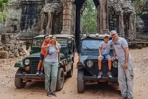 Angkor Wat: Guided Jeep Tour Inclusive lunch at local house
