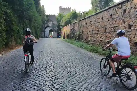 Appia Antica e labirinto sotterraneo di Roma in Ebike