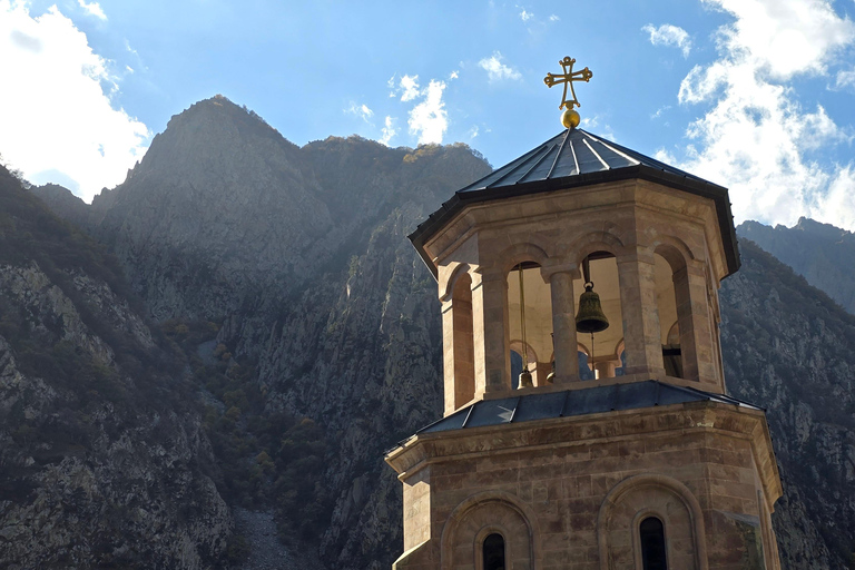 From Tbilisi: Kazbegi & Dariali Gorge Private 4x4 Day Trip