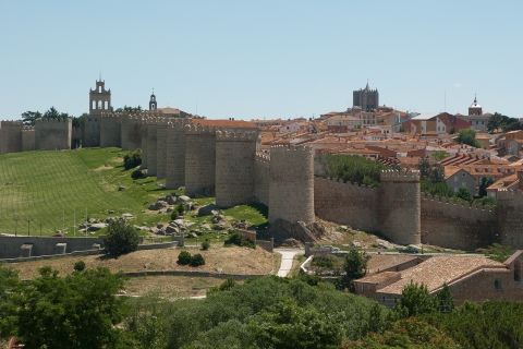 Von Madrid aus: Ganztagestour nach Avila und Segovia mit AlcazarA- Tour ohne Mittagessen
