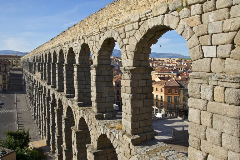 Desde Madrid: Excursión de un día a Ávila y Segovia con AlcázarA- Tour sin Almuerzo