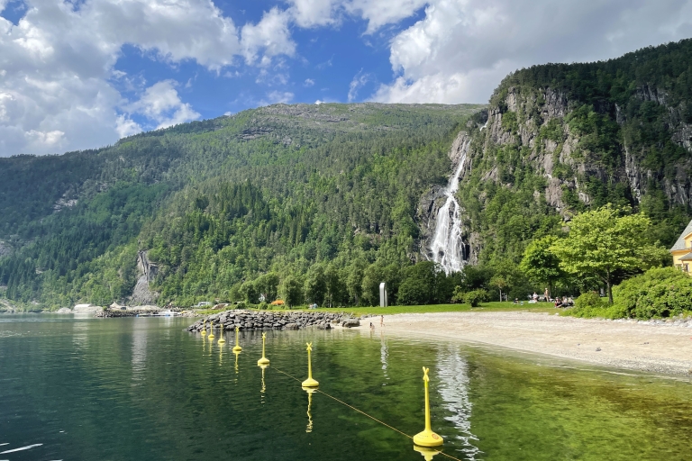Van Bergen: Modalen Private Fjords Cruise met watervallen