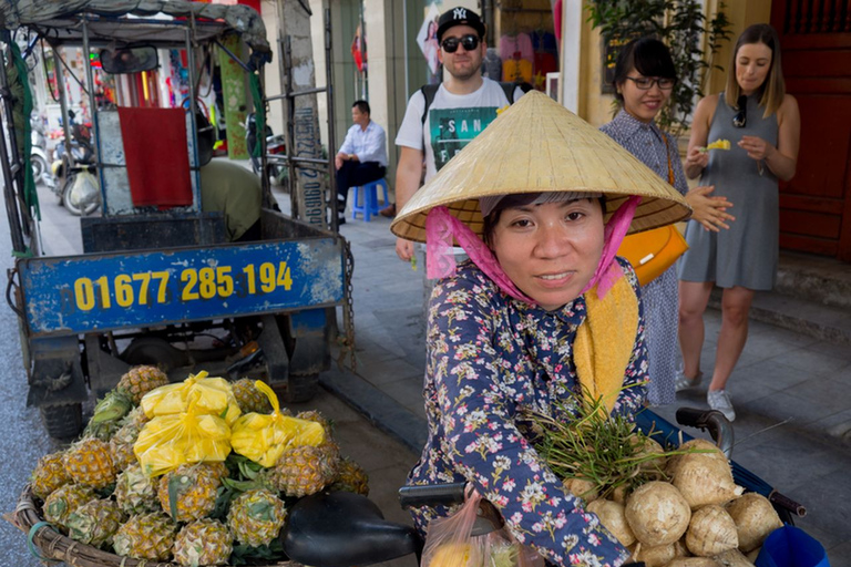 Hanoi: esperienza di street food con 5 tappe gastronomicheTour privato