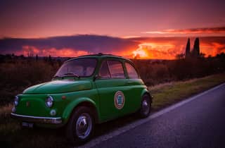 Von Florenz aus: Weinverkostung bei Sonnenuntergang im Oldtimer