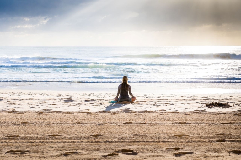 Sylt: cours de groupe de yoga vinyasa sur la plage