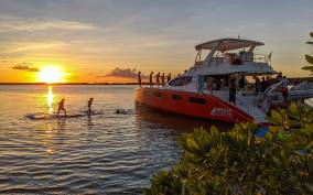 Willemstad: Sunset Cruise Tour with Food and Drinks