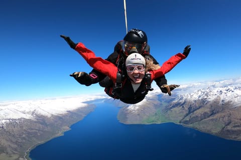 Queenstown: 9,000ft Skydive