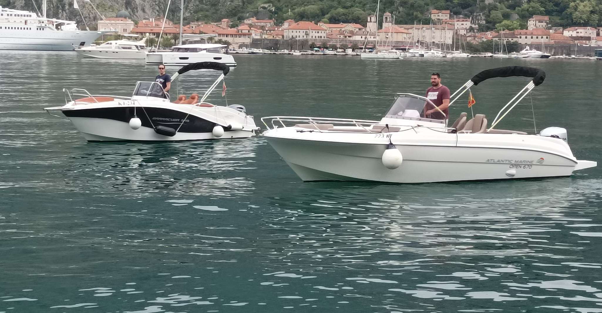 Kotor, tour en lancha a la Cueva Azul y Nuestra Señora de las Rocas - Hizvo