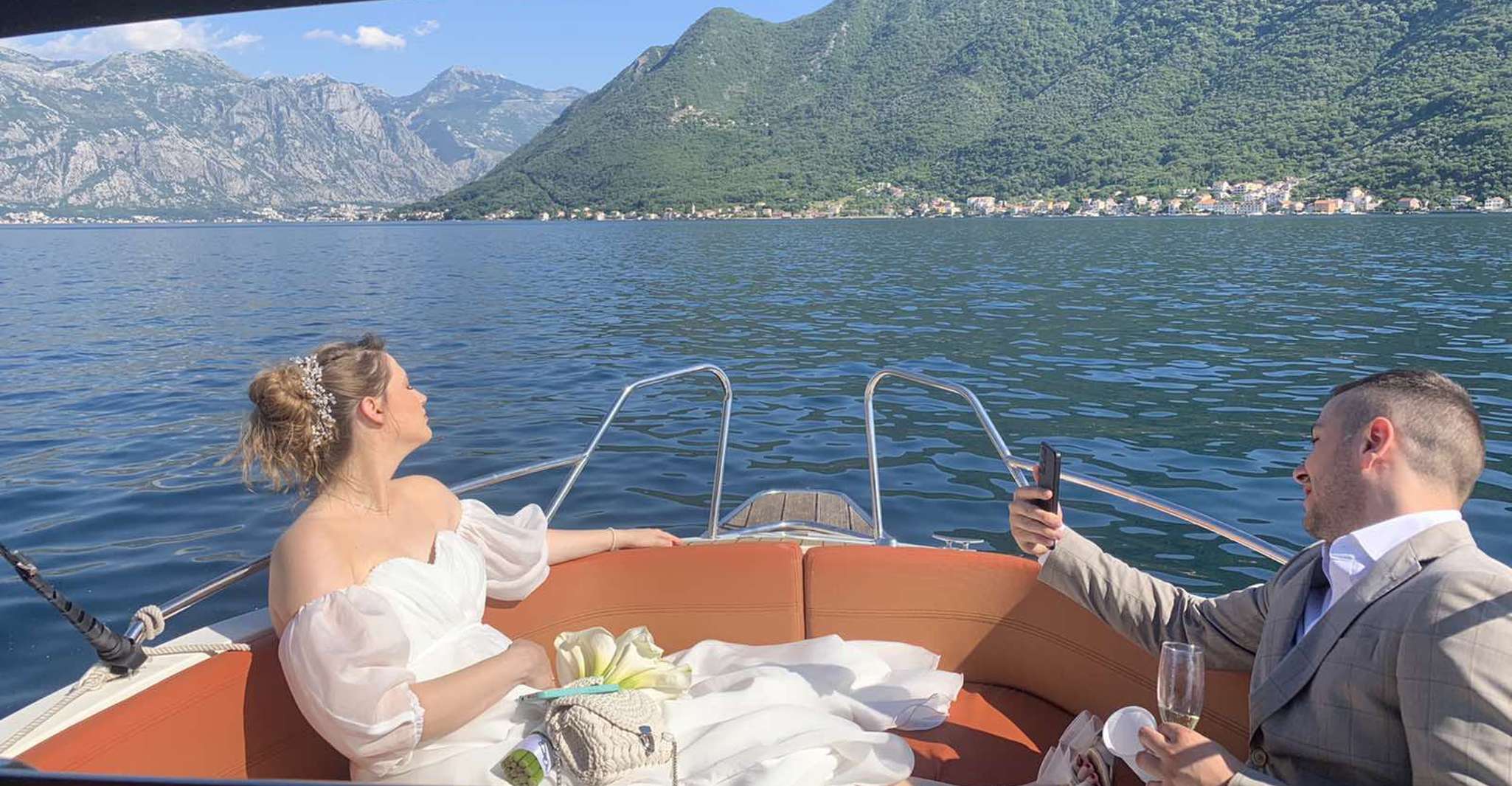 Kotor, tour en lancha a la Cueva Azul y Nuestra Señora de las Rocas - Hizvo