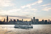Chicago, Wine & Cheese ou Bière & BBQ Jeudi Soirée Croisière - Hizvo