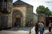 From Barcelona, Medieval Villages Day Tour - Housity