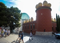Barcelona, Dali Museum, House and Cadaques Guided Tour - Housity
