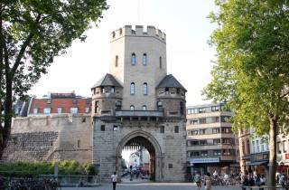 Köln: Geführter Stadtrundgang durch die Südstadt mit einem Bier