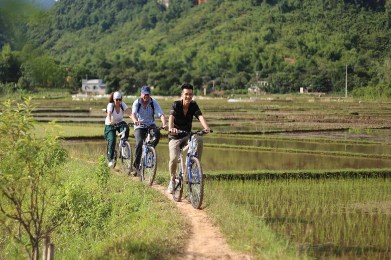 Hanoi: Ninh Binh und Halong-Bucht-Tour mit 2 ÜbernachtungenAbholung am Treffpunkt