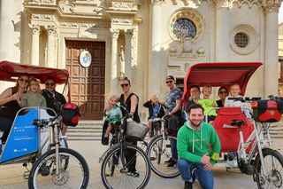 Lecce: City Highlights Guided Tour by Rickshaw