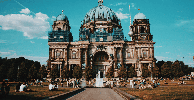 Berlin: First Discovery Walk and Reading Walking Tour