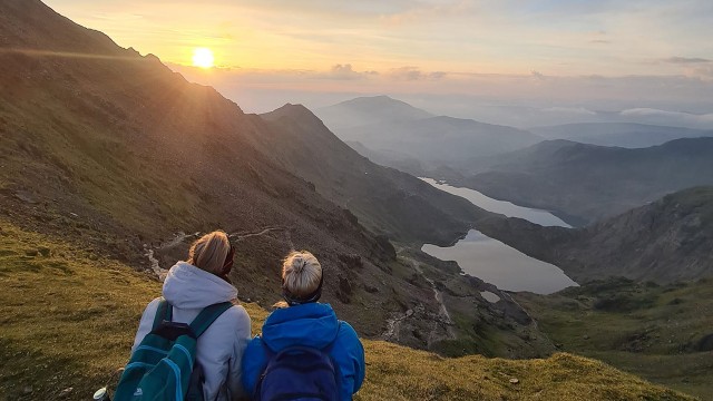 Visit Snowdonia National Park: Snowdon Sunrise Guided Hiking Tour in Barmouth