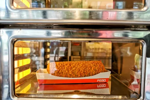 Amsterdam: Self-Guided Food Tour in De Pijp Neighbourhood