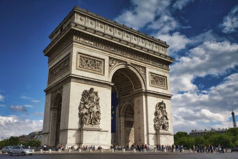 Skip-the-Line Arc de Triomphe Entry and Mini Walking Tour