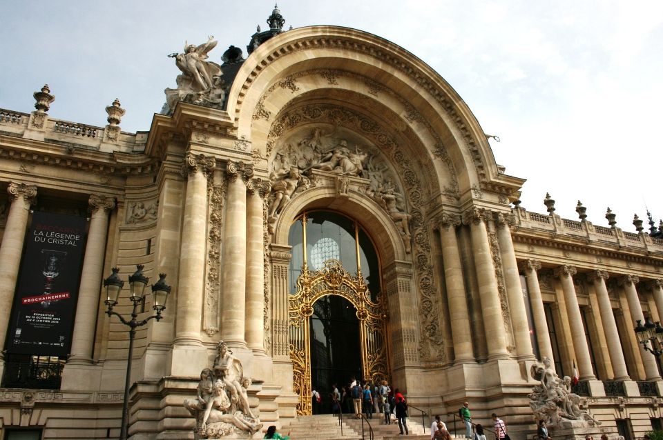 Hold Me or Petit Palais? : r/Louisvuitton