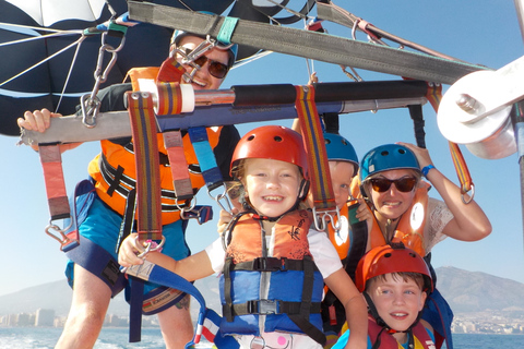 Benalmádena: Volo Parasailing Deluxe dal porto di BenalmadenaPer volare insieme