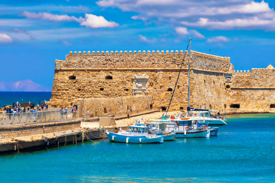 Von Heraklion aus: Historische Stadtrundfahrt & Knossos Palast. Foto: GetYourGuide Von Heraklion aus: Historische Stadtrundfahrt & Knossos Palast. Foto: GetYourGuide