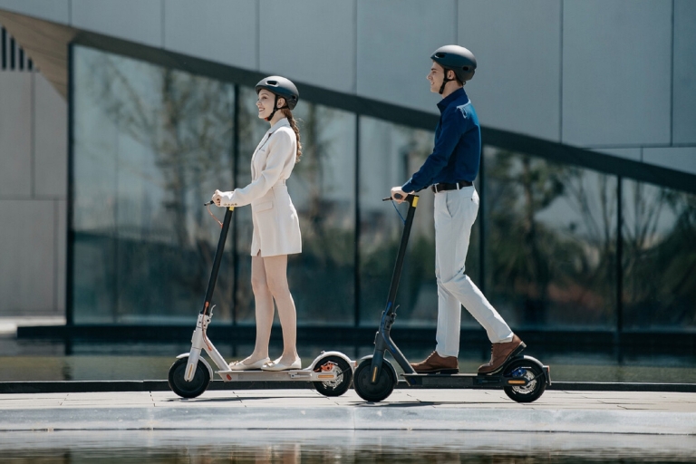 Electric Scooter Warsaw: Full Tour - 3-Hours of Magic! English and Polish speaking Guide