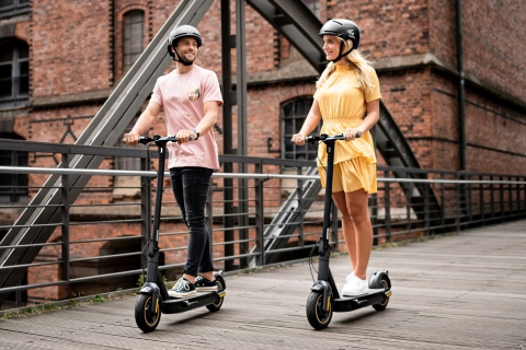 Electric Scooter Warsaw: Full Tour - 3-Hours of Magic! English and Polish speaking Guide