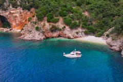 Opatija/Lovran: Bootsfahrt zu einsamen Stränden auf der Insel Cres